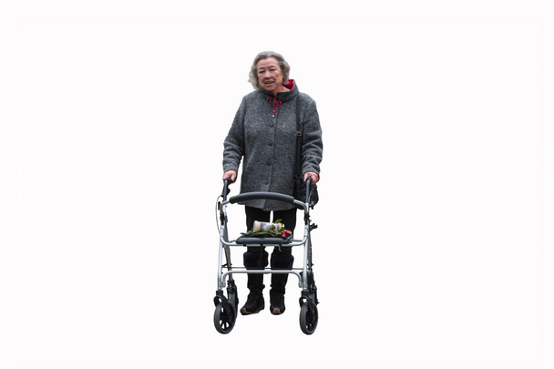Anciana con un andador
  - Foto, Imagen