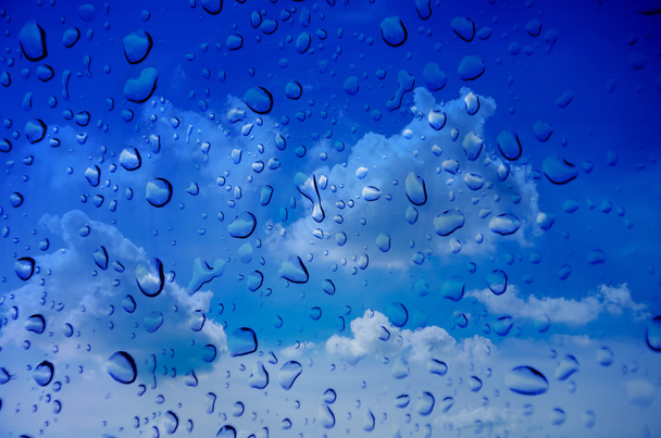 sininen taivas ja pilvi luonnosta pisara vedellä - Valokuva, kuva