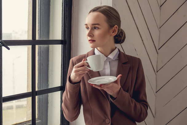 woman drinking coffee at home - Fotografie, Obrázek