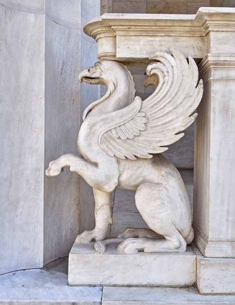 griffin, mythical creature marble statue - Zdjęcie, obraz