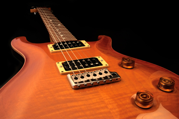 elektrische gitaar geïsoleerd - Foto, afbeelding
