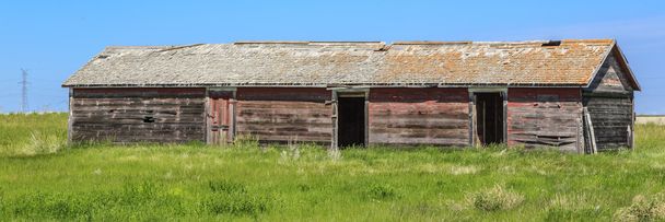 古い農場の建物 - 写真・画像