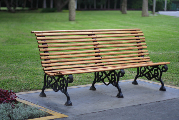 скамейка в парке
 - Фото, изображение