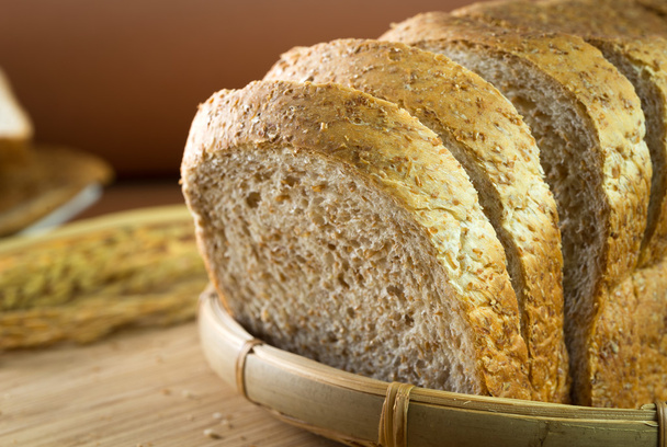 Целый хлебный хлеб
 - Фото, изображение