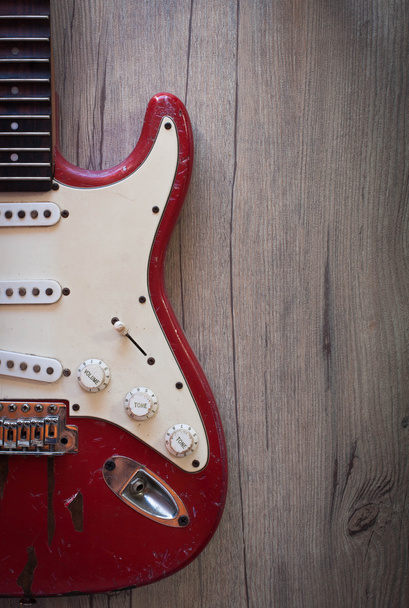 Červené staré elektrická kytara - Fotografie, Obrázek