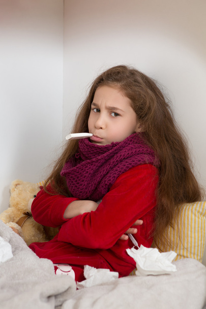 Little girl with flu at home - Foto, Imagem
