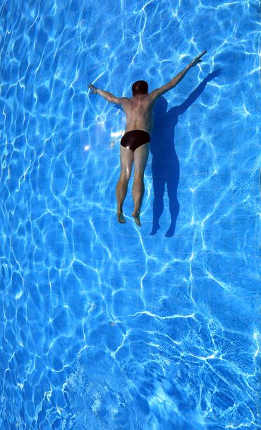 swimming in the pool - Foto, afbeelding