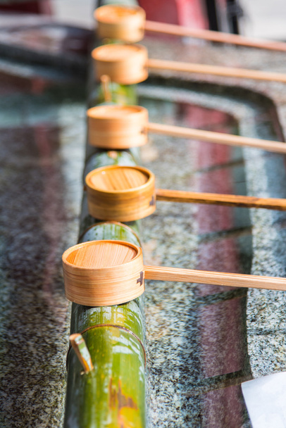 Cuchara de madera en Japón
 - Foto, imagen