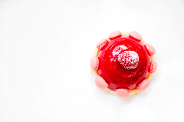 Delicious dessert with fresh berries - Φωτογραφία, εικόνα