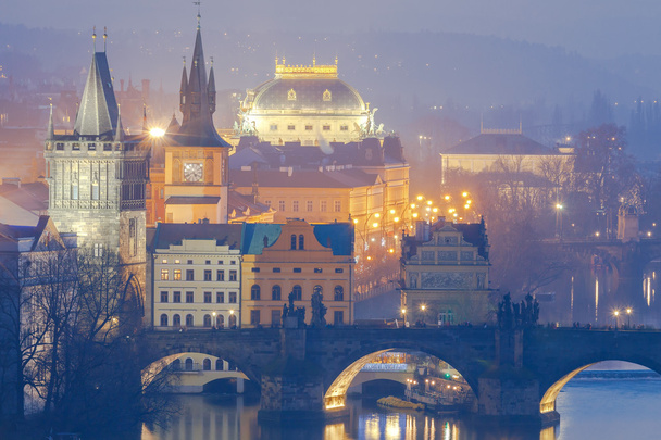 Praga. Ponte sobre o Vltava à noite
. - Foto, Imagem
