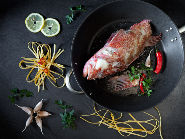 Cozinhar Scorpionfish vermelho
 - Foto, Imagem
