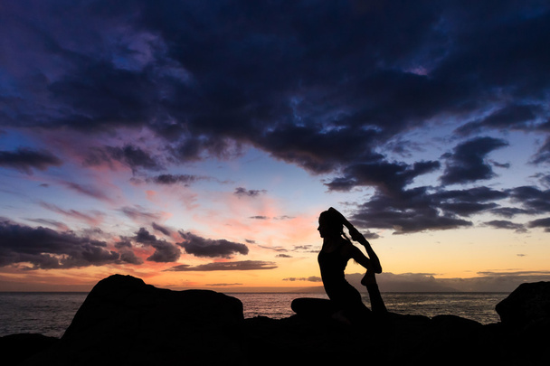 Sunset yoga en la playa de Tenerife
 - Foto, Imagen