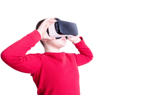 Child looking through virtual reality glasses - Photo, Image