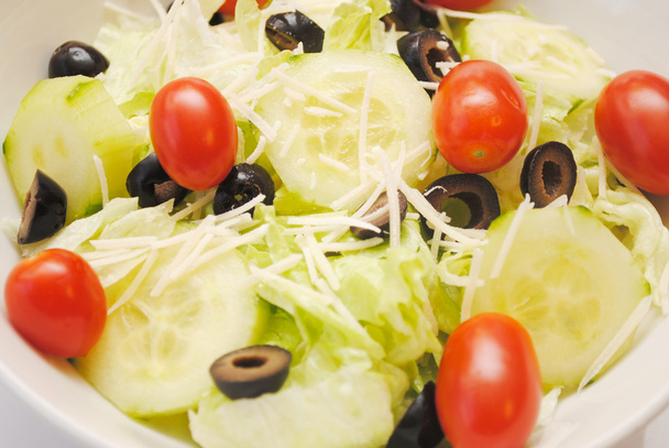 Здоровый и свежий овощной салат
 - Фото, изображение