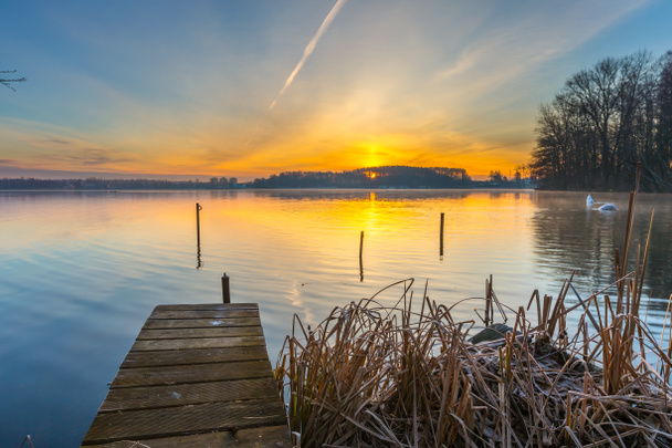 Lago alndscape al amanecer
 - Foto, Imagen