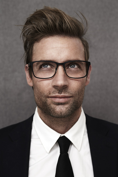 Handsome man in suit - Valokuva, kuva