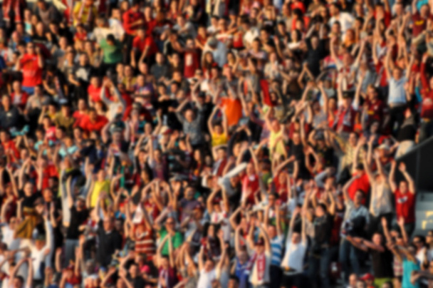 Розмитий натовп глядачів на стадіоні
 - Фото, зображення