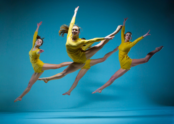 The modern ballet dancers - Foto, Bild