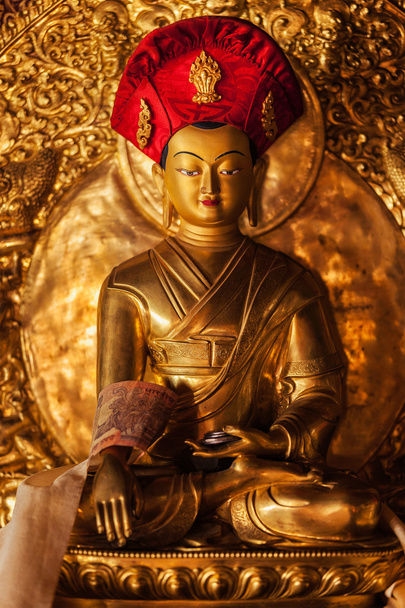 Estatua de Buda en el monasterio de Lamayuru, Ladakh, India
 - Foto, Imagen