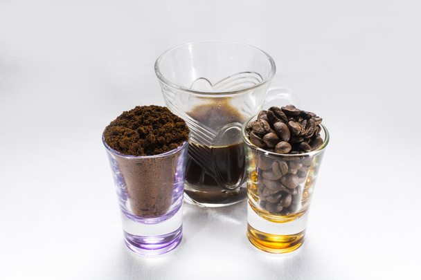 Koffie in glazen - Foto, afbeelding