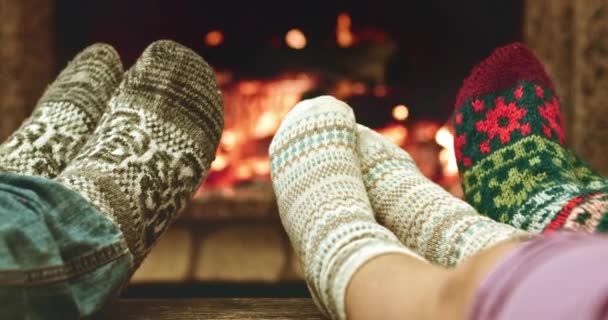 Réchauffement des pieds par un feu confortable
 - Séquence, vidéo