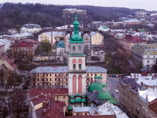Nigh Lviv escena de la ciudad
 - Foto, imagen