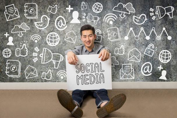 Young businessman present social media communication concept - Fotoğraf, Görsel