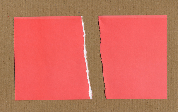 Piezas de papel rojo rasgado
 - Foto, Imagen