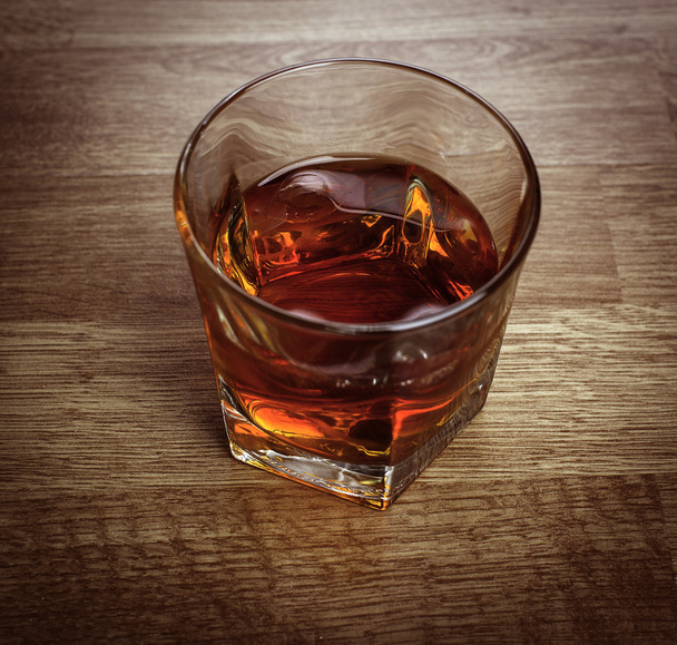 closeup viski cam masada  - Fotoğraf, Görsel