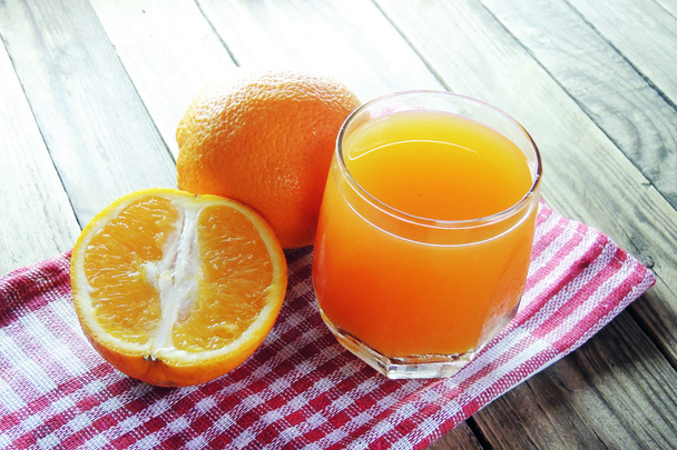 Sumo de laranja e fruta
 - Foto, Imagem