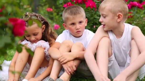 Two boys and girl in white - Footage, Video