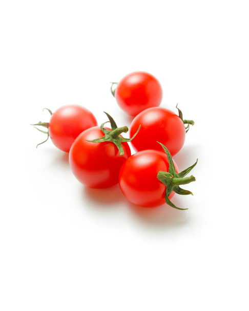 Ramo de tomates cherry frescos
 - Foto, Imagen