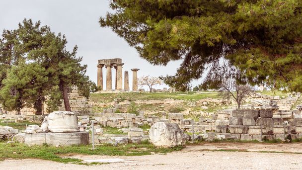 Paisaje urbano de Patras en el Peloponeso en Grecia; vista desde el castillo histórico en el centro de la ciudad
. - Foto, Imagen