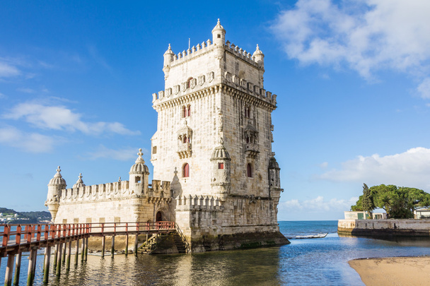 Torre de Belém no rio Tejo um famoso marco em Lisboa Po
 - Foto, Imagem