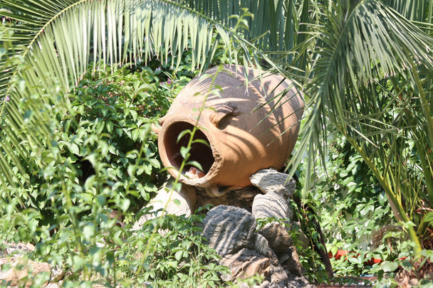 Replica de la antigua jarra
 - Foto, Imagen