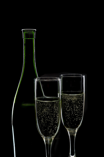 Champagne flutes and bottle - Fotoğraf, Görsel