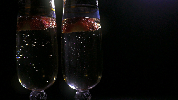 Champagner mit Erdbeere - Filmmaterial, Video