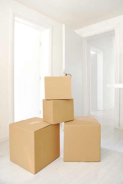 Moving Boxes at new home - Foto, afbeelding