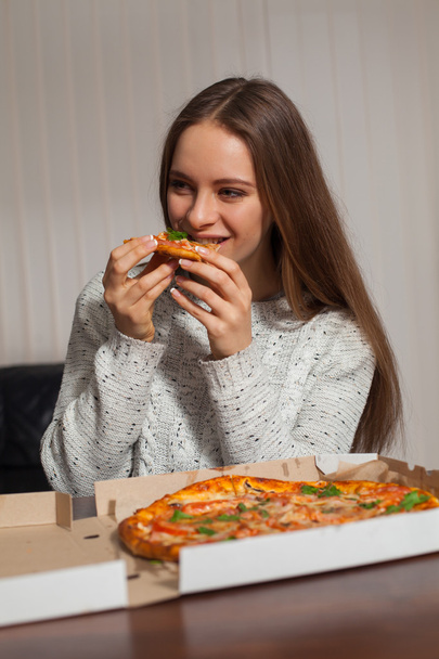 Woman with pizza - Foto, Bild
