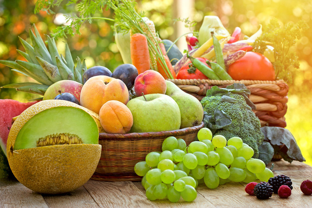 Zdravé potraviny - zdravé stravování (ovoce a zelenina) - Fotografie, Obrázek