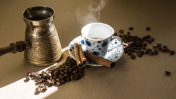 brewed coffee grain on the table - Φωτογραφία, εικόνα