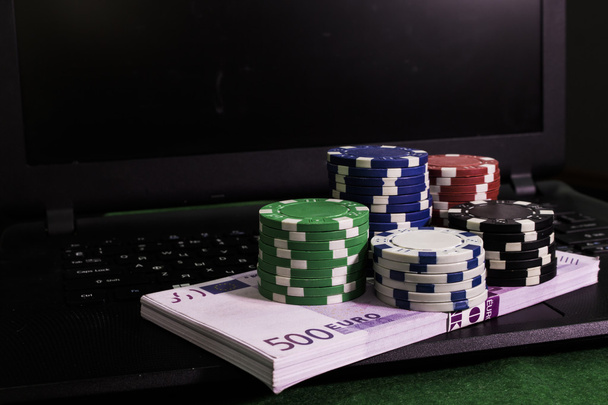 Gran apuesta poker
 - Foto, Imagen