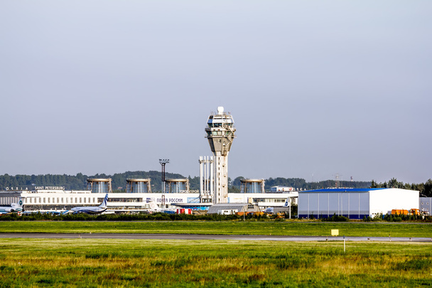 .The runway of the Pulkovo airport. Saint-Petersburg. Russia - Foto, imagen