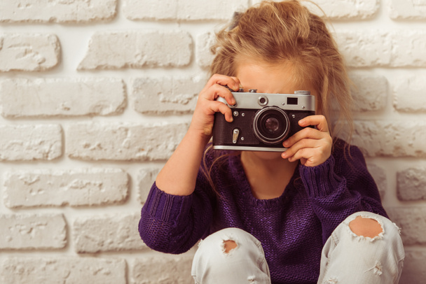 holčička s fotoaparátem - Fotografie, Obrázek