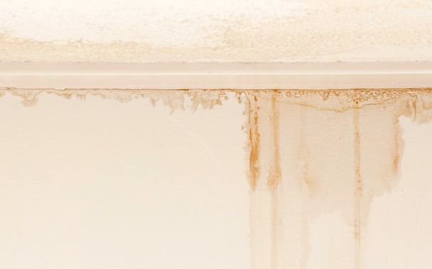 Voda k poškození stěn a stropu - Fotografie, Obrázek