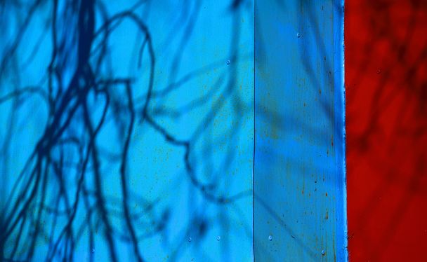 Sombras abstractas sobre una superficie metálica pintada
 - Foto, imagen
