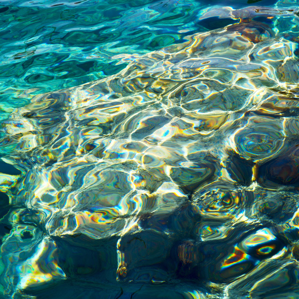 в Средиземном море Cyclades Греции цвет и
 - Фото, изображение