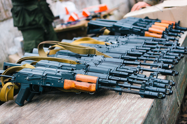 Kalashnikov machines met ak47, ak-47, airsoft, armory - Foto, afbeelding