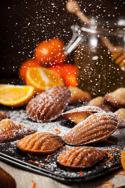 Biscuits madeleines à l'orange et au miel
 - Photo, image