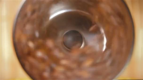 Moler granos de café - Metraje, vídeo